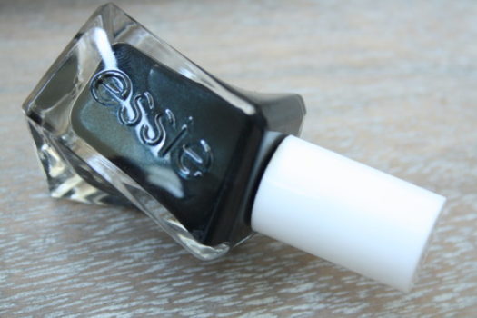 Essie – hang up the heels | Swatches & Review